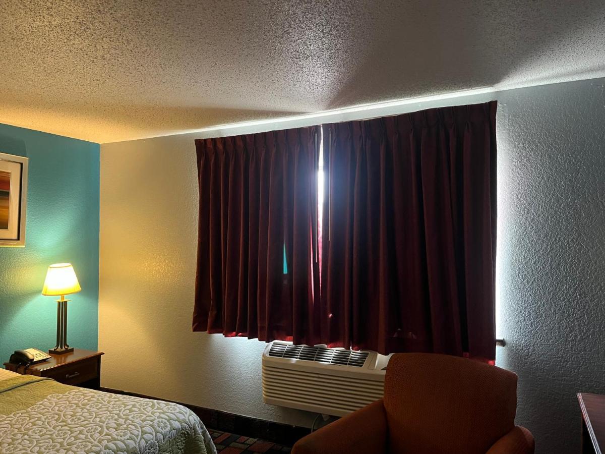 Rodeway Inn Whitehall Kültér fotó