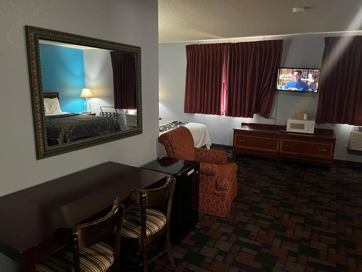 Rodeway Inn Whitehall Kültér fotó