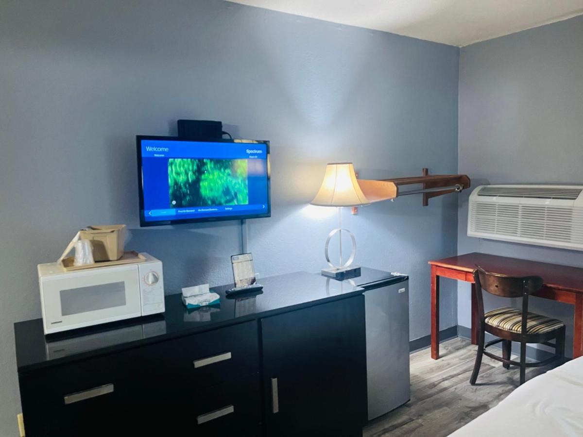 Rodeway Inn Whitehall Kültér fotó