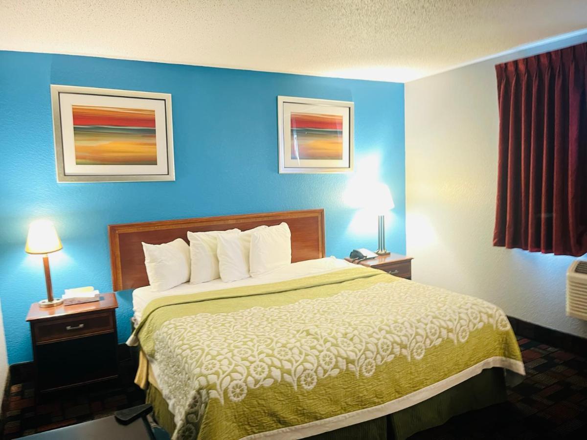 Rodeway Inn Whitehall Kültér fotó