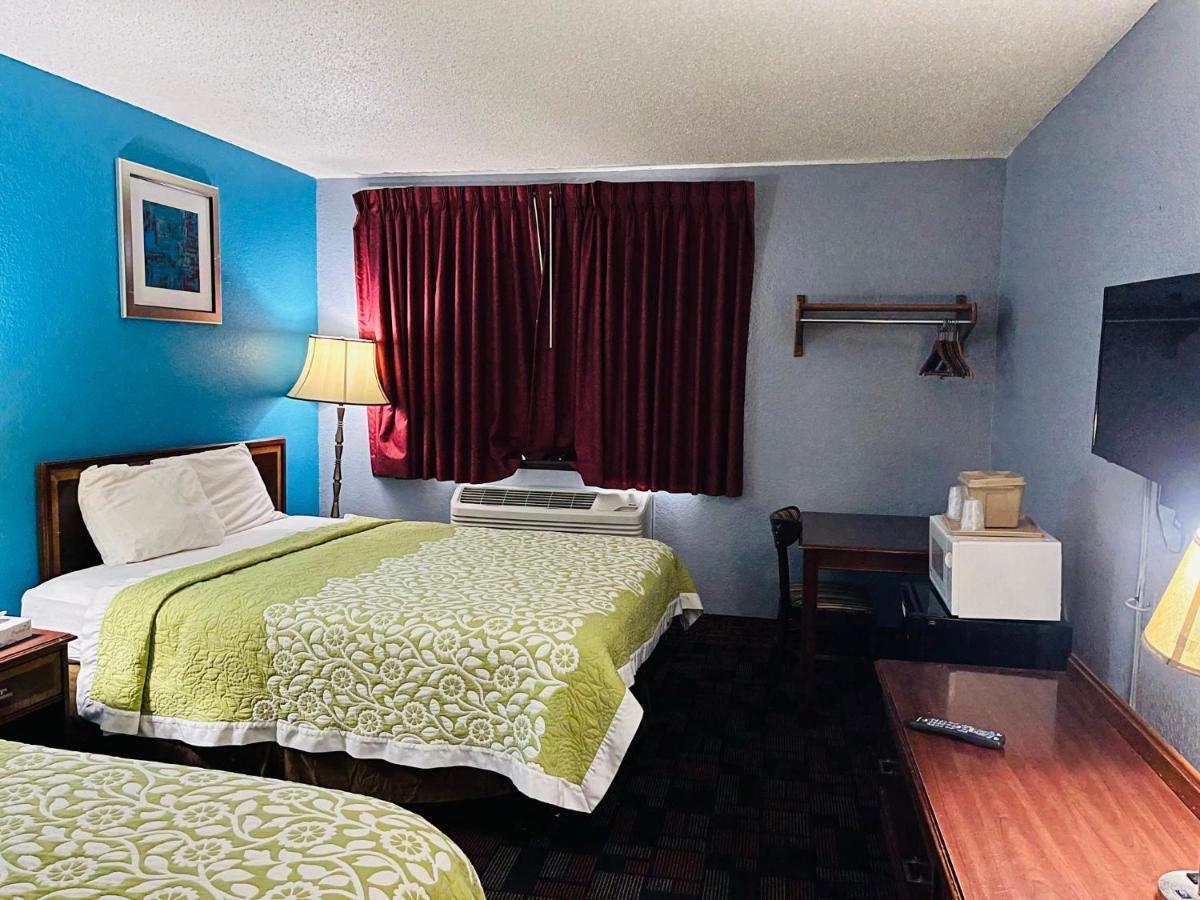Rodeway Inn Whitehall Kültér fotó