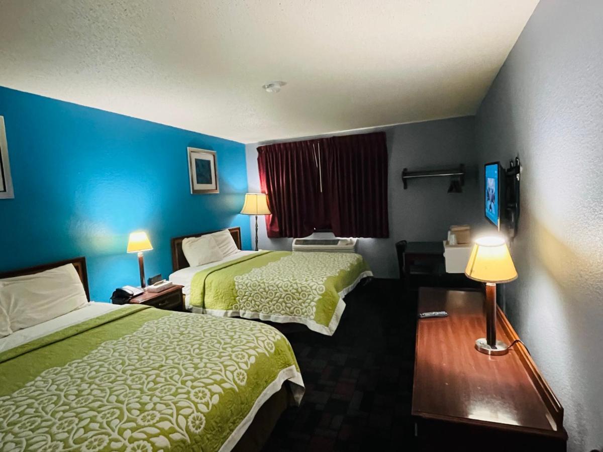 Rodeway Inn Whitehall Kültér fotó